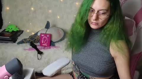 Snapshot of ginger_stay chatting on January 11, 11:43 pm Ginger online show from January 11, 11:43 pm