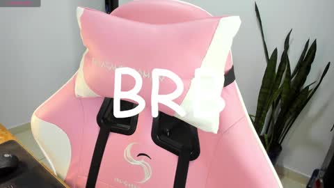 Snapshot of gingersophie_ chatting on January 28, 3:57 am Sophie online show from January 28, 3:57 am