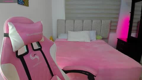 Sophie online show from February 17, 3:25 am