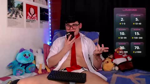 Snapshot of gingertwink_n chatting on February 15, 12:59 am Josh Mills online show from February 15, 12:59 am