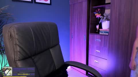 Snapshot of ginnaaaa_ chatting on November 26, 7:04 pm Ginnaa online show from November 26, 7:04 pm