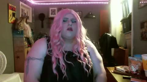 Snapshot of ginny_dominatrix chatting on December 17, 11:22 pm ginny ray online show from December 17, 11:22 pm