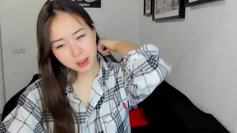 Snapshot of ginnycherry chatting on February 24, 11:54 am Ginny online show from February 24, 11:54 am