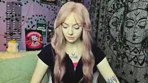 Snapshot of ginnyhotbeat chatting on September 28, 3:17 pm Ginny online show from September 28, 3:17 pm