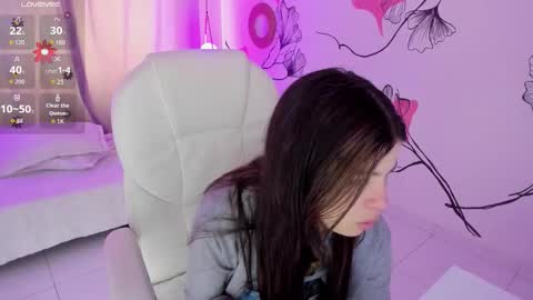 Kendall online show from December 22, 1:08 pm