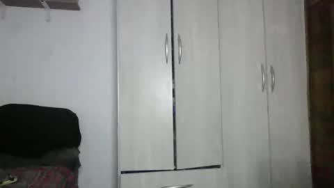 emahot online show from March 6, 9:36 am