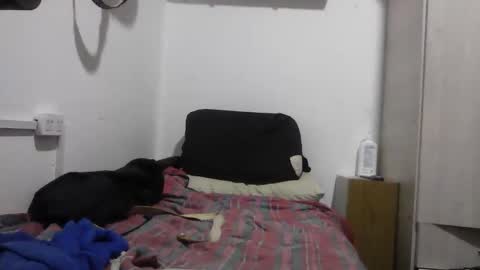 emahot online show from November 11, 8:36 am