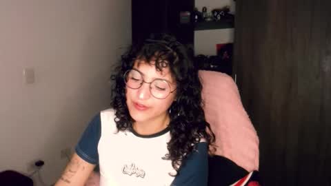 giny_bean online show from February 19, 10:44 am