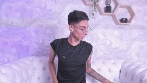 Snapshot of gio_carangi chatting on February 1, 3:16 am Gio Carangi online show from February 1, 3:16 am