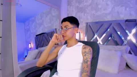 Snapshot of gio_carangi chatting on February 23, 3:37 am Gio Carangi online show from February 23, 3:37 am