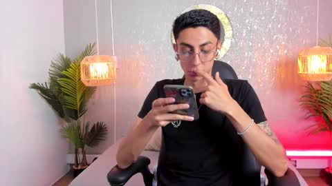 Gio Carangi online show from April 12, 2:38 am