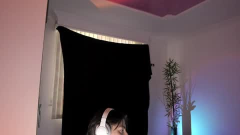 Snapshot of gio_russo chatting on April 27, 9:13 pm GioRusso online show from April 27, 9:13 pm
