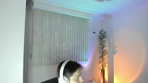 Snapshot of gio_russo chatting on June 27, 3:11 am GioRusso online show from June 27, 3:11 am