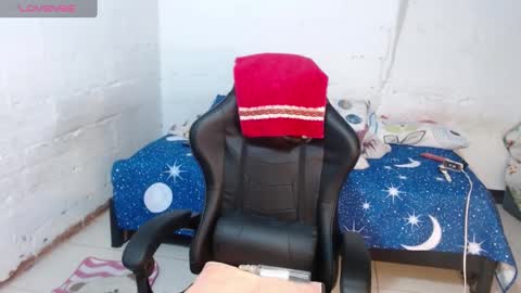 Mary online show from December 8, 7:05 am