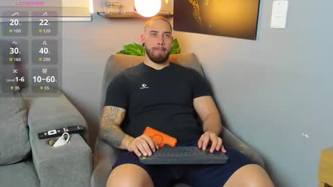 Snapshot of giorgio_leone2 chatting on March 1, 8:55 pm Giorgio leone online show from March 1, 8:55 pm