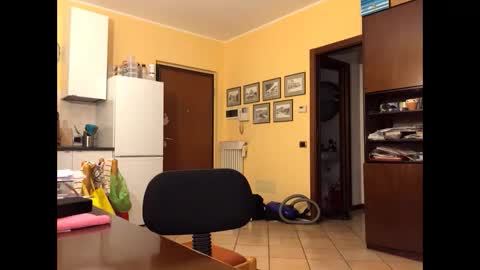 giovanni_1964 online show from April 14, 6:03 pm