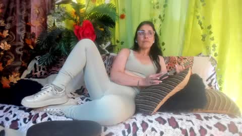 Girasol Walton online show from May 31, 6:09 pm