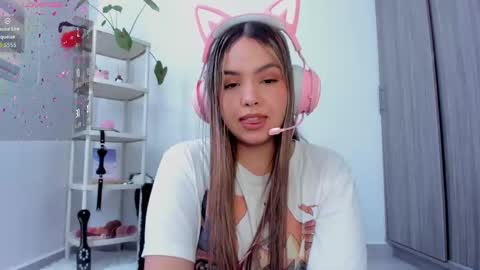 Snapshot of girl_alana chatting on October 2, 3:41 pm Alana online show from October 2, 3:41 pm