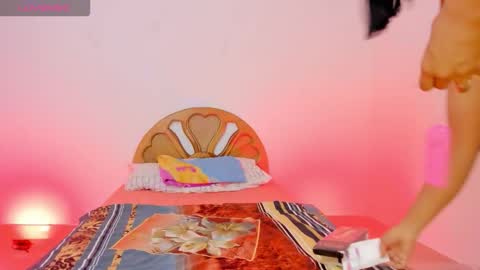 Snapshot of girl_hot08 chatting on November 22, 11:37 pm Scarlett online show from November 22, 11:37 pm