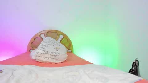 Snapshot of girl_hot08 chatting on November 29, 1:08 am Scarlett online show from November 29, 1:08 am