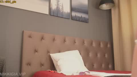 Snapshot of girl_i_am chatting on May 10, 3:06 pm Nikki online show from May 10, 3:06 pm