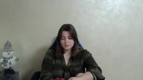 Snapshot of girl_leya chatting on January 19, 11:00 pm girl_leya online show from January 19, 11:00 pm