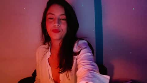 Snapshot of girl_marvel1 chatting on April 7, 8:04 am Alejandra online show from April 7, 8:04 am