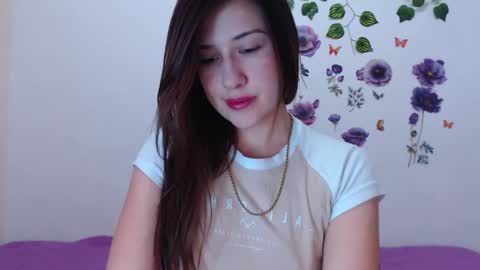 Snapshot of girl_naughty11 chatting on May 5, 12:51 am Isabella online show from May 5, 12:51 am