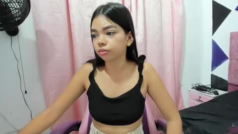 girl_princess18 online show from October 27, 9:24 am