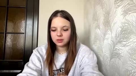 girl_shy07 online show from January 19, 12:42 pm