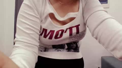 girlhanoi online show from February 8, 1:36 pm