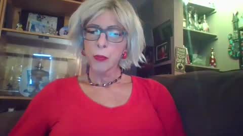 Snapshot of girlinrock chatting on September 22, 12:56 am Girlinrock online show from September 22, 12:56 am