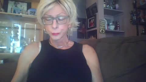 Girlinrock online show from May 11, 12:49 am