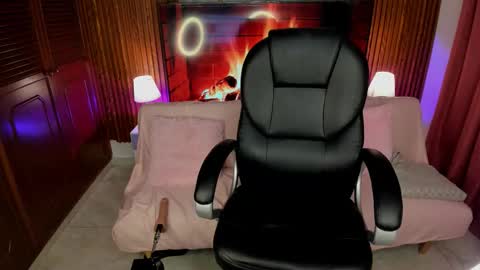 Isabella online show from February 4, 9:37 am