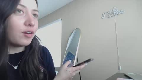 Snapshot of girlnextdoor702 chatting on December 21, 6:26 pm Jasmine online show from December 21, 6:26 pm