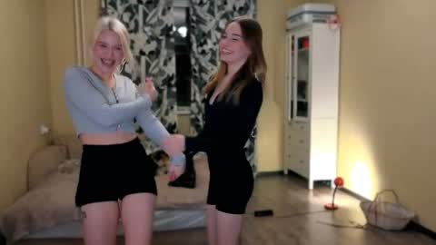 Nicky and Eva go hard  online show from October 16, 4:30 pm