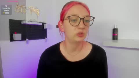 Maze    Thumbs up online show from October 22, 3:23 pm