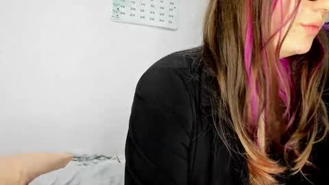 Maze    Thumbs up online show from January 15, 8:23 pm