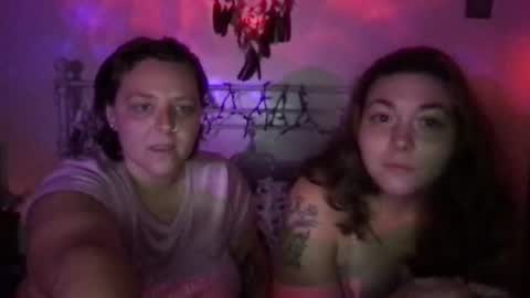 Girls girls  online show from July 30, 2:32 am