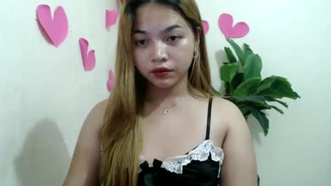 Snapshot of girlthatuneedxxx chatting on March 7, 5:08 am Rhaine online show from March 7, 5:08 am