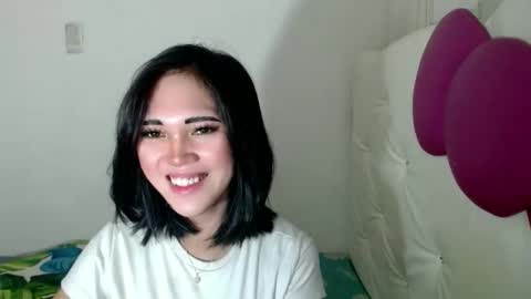 Snapshot of girlthatyouwantxx chatting on October 13, 4:12 am Divine online show from October 13, 4:12 am