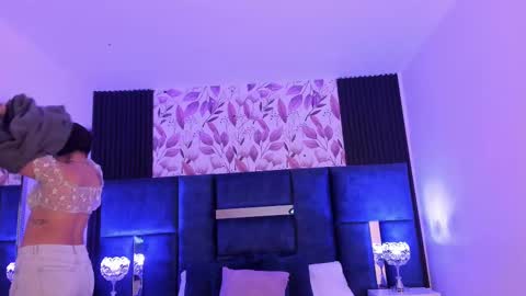     online show from February 9, 10:20 am