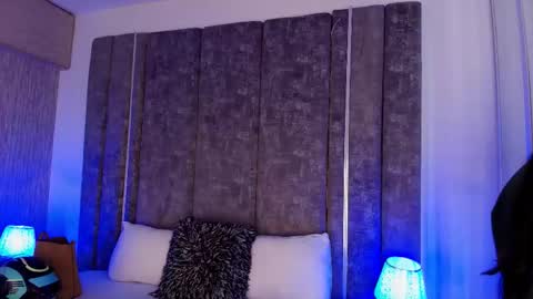     online show from February 7, 12:09 pm