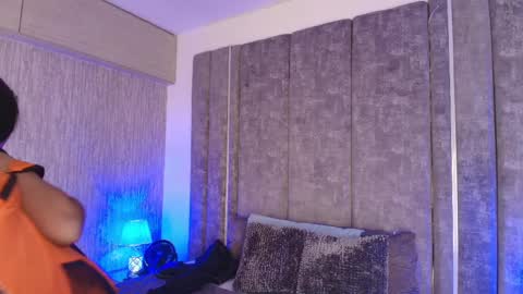     online show from March 29, 10:37 am