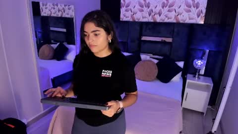 Snapshot of giselamaru chatting on July 16, 11:16 am online show from July 16, 11:16 am