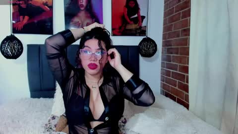  Kylie  online show from May 26, 3:13 am