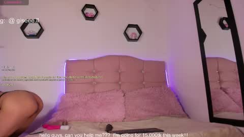 Snapshot of gisell_s chatting on November 26, 11:39 pm Gisell s online show from November 26, 11:39 pm