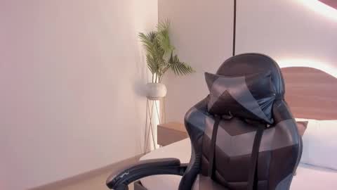 giselle_anelise online show from March 22, 2:04 am