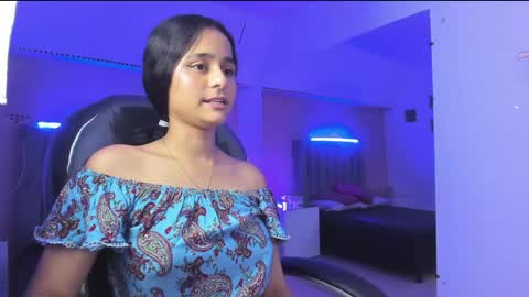 GISELLE ROLDAN online show from May 24, 4:17 am