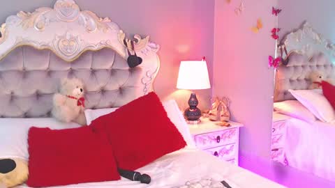 Snapshot of gisellenoah chatting on January 25, 12:58 pm GiselleNoah online show from January 25, 12:58 pm